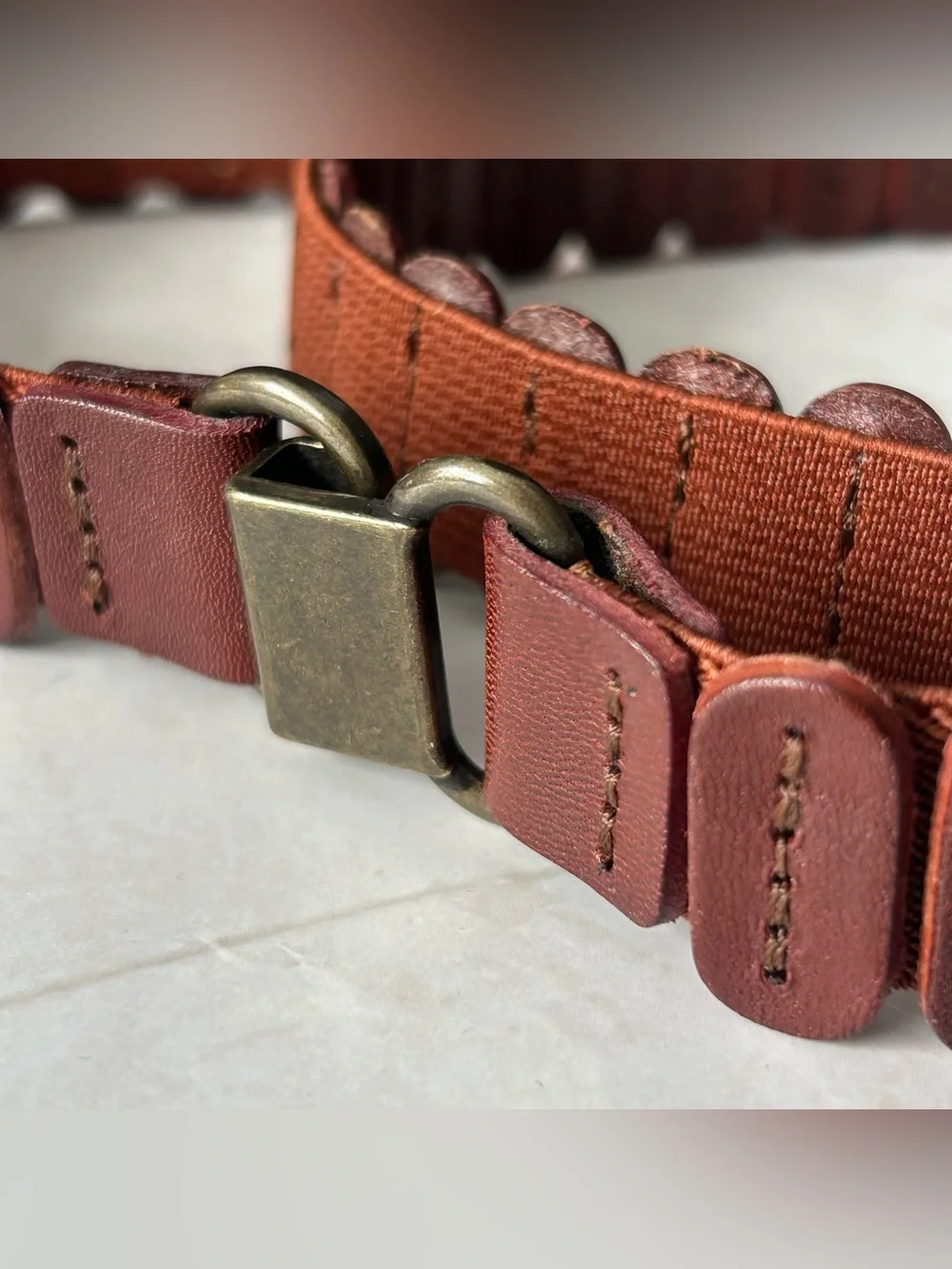 Scalloped Brown Leather Elastic Belt